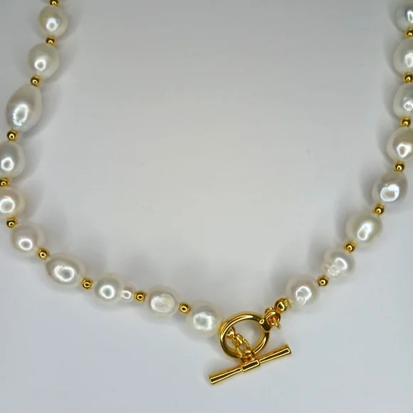 White Peal and Faux Gold Pearl Necklace Stainless Steel NWT - Picture 3 of 5